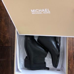 Michael Kors Shaw Flat bootie black leather 5.5